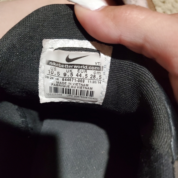 Nike shoes - Picture 3 of 7